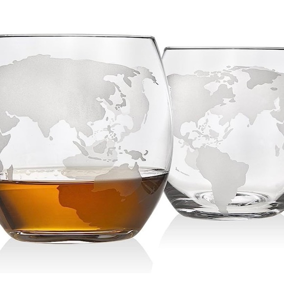 Galleon whiskey decanter globe set with etched whiskey glasses - Picture 6 of 9